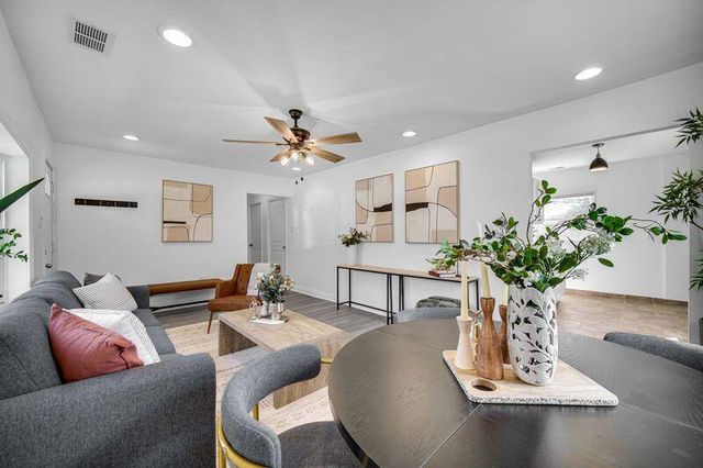 8115 Wicker Park Drive, Highland, IN 46322
