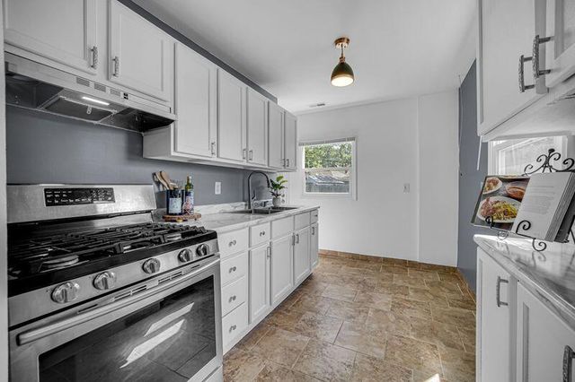 8115 Wicker Park Drive, Highland, IN 46322