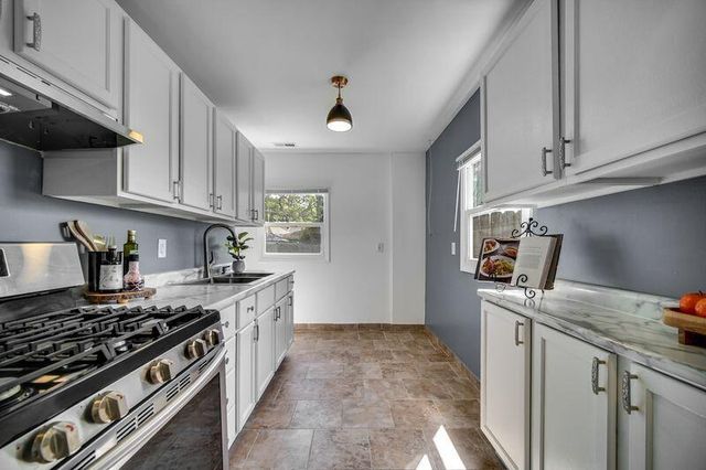 8115 Wicker Park Drive, Highland, IN 46322
