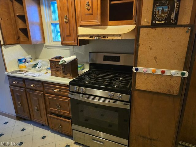19145 Homeway Avenue, Cleveland, OH 44135