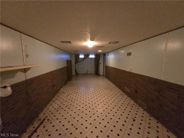 19145 Homeway Avenue, Cleveland, OH 44135