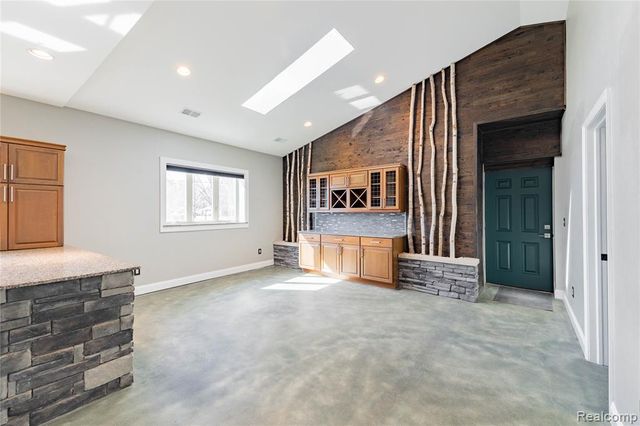 21527 Parke Lane, Grosse Ile, MI 48138