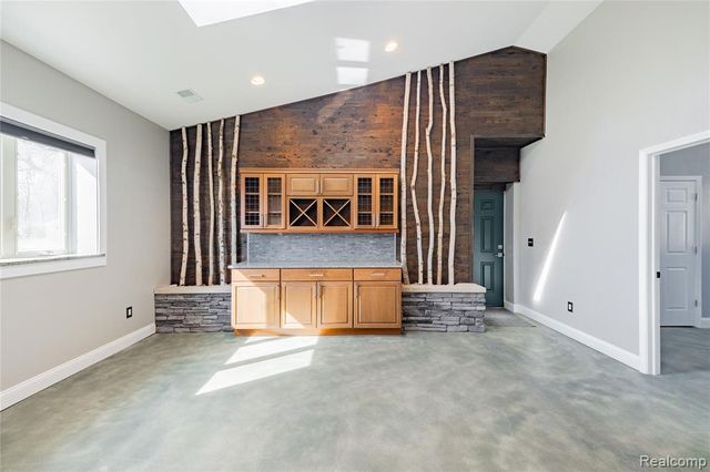21527 Parke Lane, Grosse Ile, MI 48138