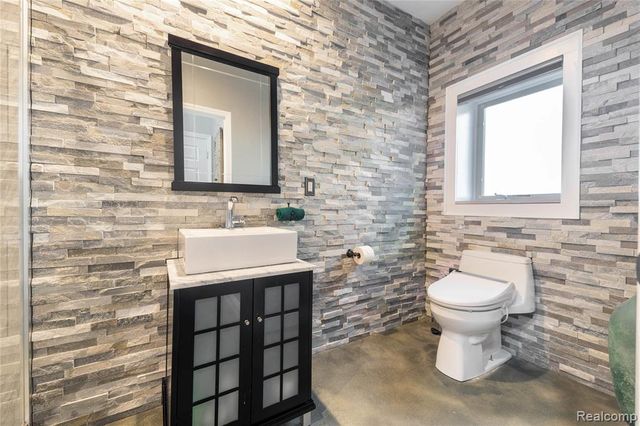 21527 Parke Lane, Grosse Ile, MI 48138