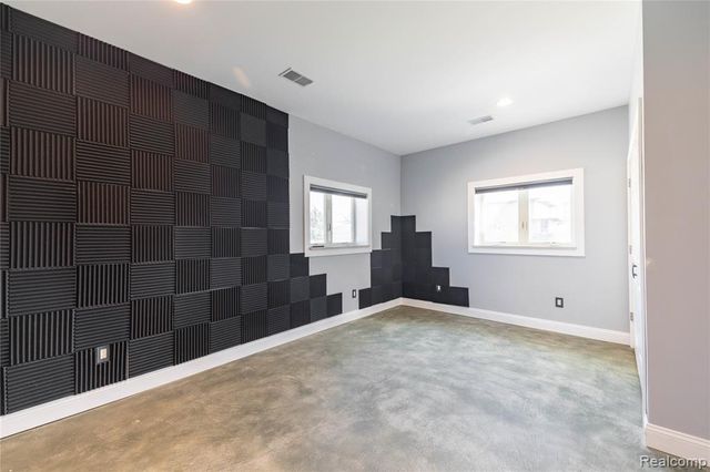 21527 Parke Lane, Grosse Ile, MI 48138
