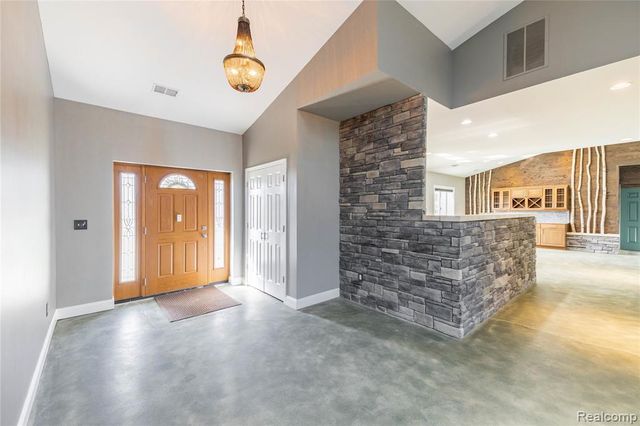 21527 Parke Lane, Grosse Ile, MI 48138