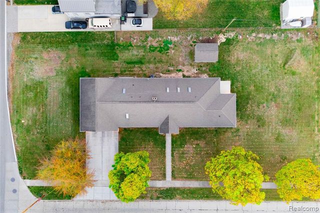 21527 Parke Lane, Grosse Ile, MI 48138
