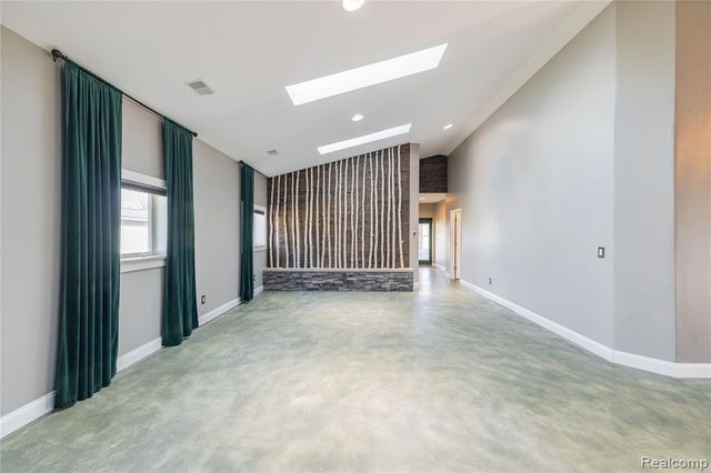 21527 Parke Lane, Grosse Ile, MI 48138
