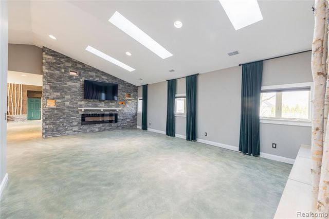 21527 Parke Lane, Grosse Ile, MI 48138