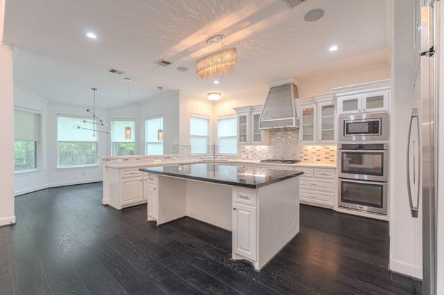 58 Flamingo Landing Drive, Missouri City, TX 77459