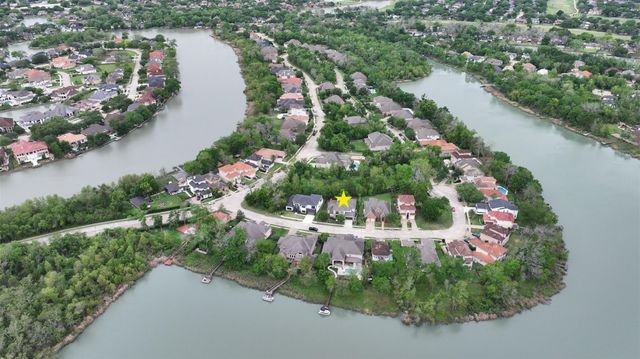 58 Flamingo Landing Drive, Missouri City, TX 77459