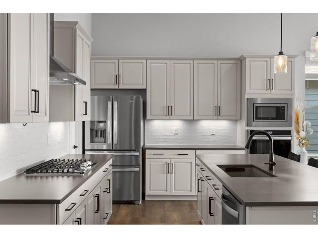 192 Lake Park Dr, Loveland, CO 80537