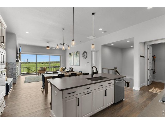 192 Lake Park Dr, Loveland, CO 80537