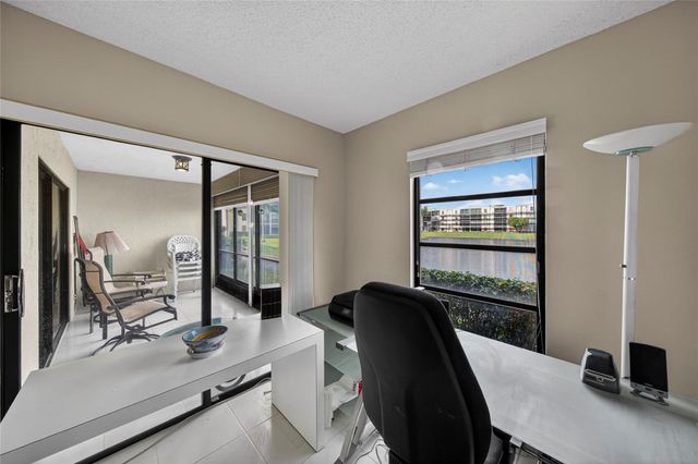 7351 Kinghurst Drive 106, Delray Beach, FL 33446