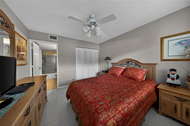 7351 Kinghurst Drive 106, Delray Beach, FL 33446