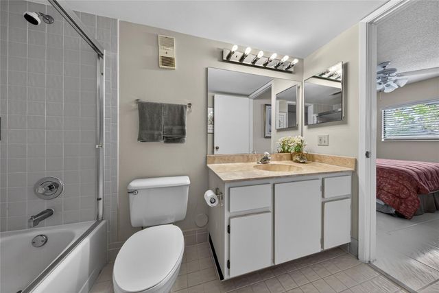 7351 Kinghurst Drive 106, Delray Beach, FL 33446