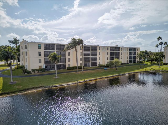 7351 Kinghurst Drive 106, Delray Beach, FL 33446