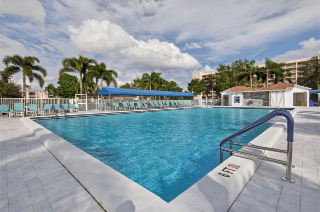 7351 Kinghurst Drive 106, Delray Beach, FL 33446