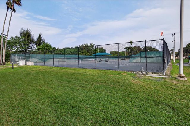 7351 Kinghurst Drive 106, Delray Beach, FL 33446