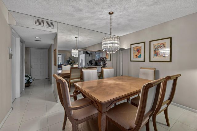 7351 Kinghurst Drive 106, Delray Beach, FL 33446