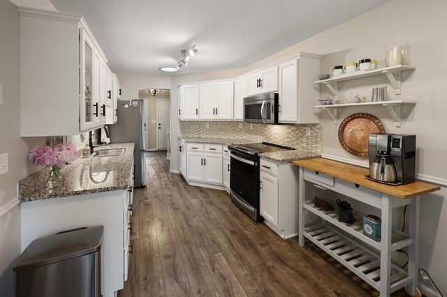 2543 Colony Circle, Saint Cloud, MN 56303