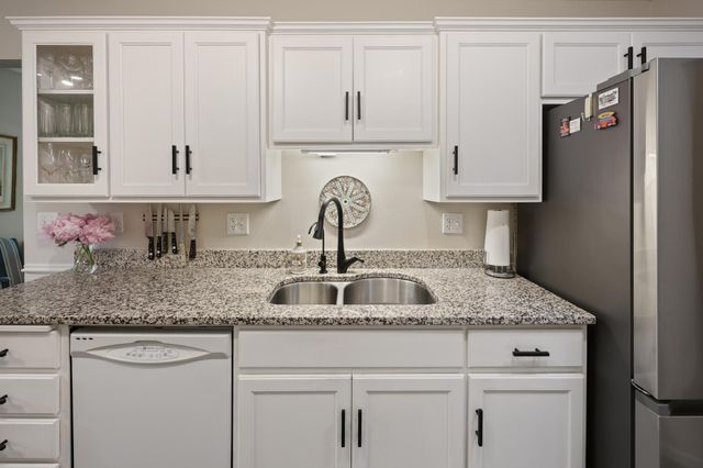 2543 Colony Circle, Saint Cloud, MN 56303