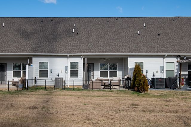 5005 Percival Dr, Gallatin, TN 37066