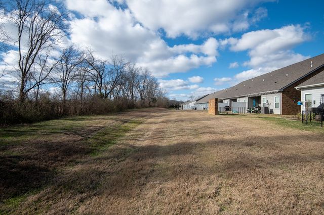 5005 Percival Dr, Gallatin, TN 37066