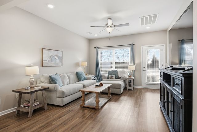 5005 Percival Dr, Gallatin, TN 37066