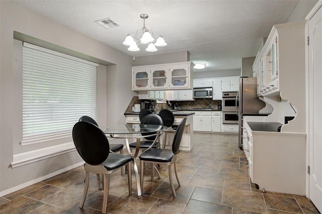 6409 N College Avenue, Oklahoma City, OK 73132