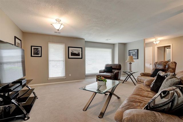 6409 N College Avenue, Oklahoma City, OK 73132