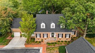 2 Saint Augustine Square, Greensboro, NC 27408