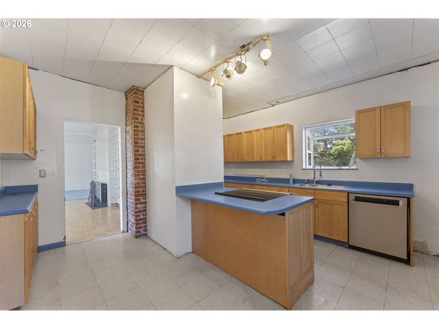 12295 Sw BOONES FERRY Rd, Portland, OR 97219