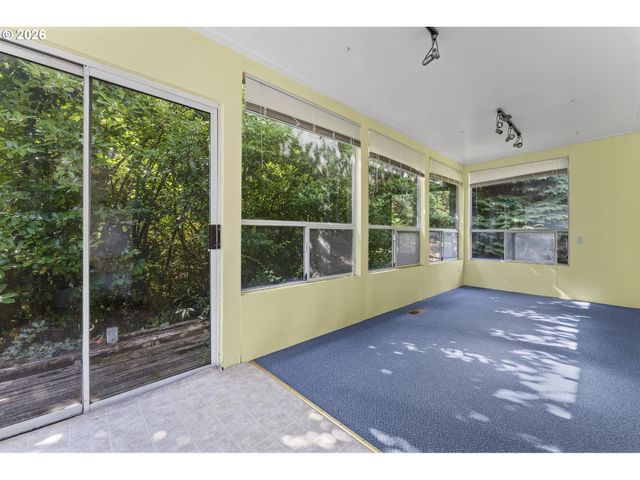 12295 Sw BOONES FERRY Rd, Portland, OR 97219