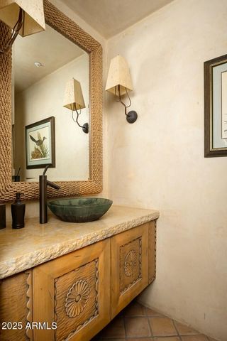 5526 E ROADRUNNER Road, Paradise Valley, AZ 85253