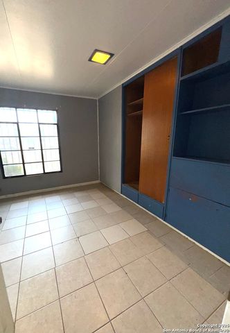 115 Yolanda Dr, San Antonio, TX 78228