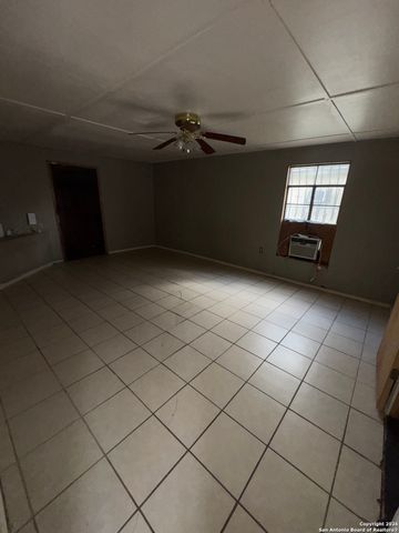 115 Yolanda Dr, San Antonio, TX 78228