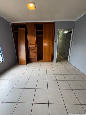 115 Yolanda Dr, San Antonio, TX 78228