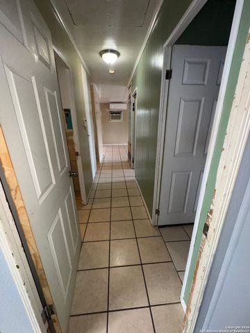 115 Yolanda Dr, San Antonio, TX 78228