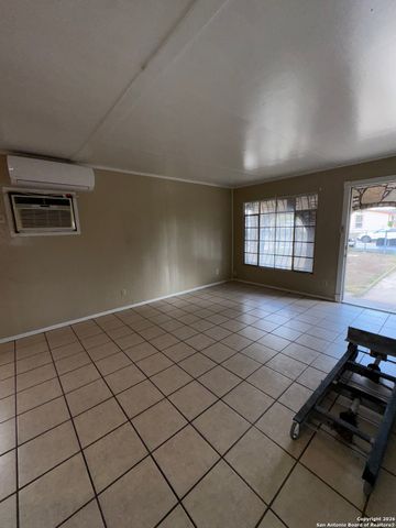 115 Yolanda Dr, San Antonio, TX 78228