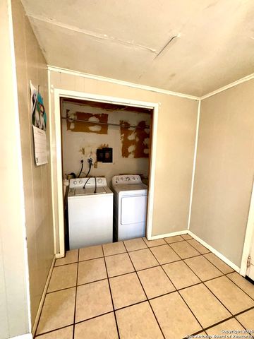 115 Yolanda Dr, San Antonio, TX 78228