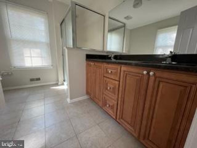 132 KETTLEBROOK DR, Mount Laurel, NJ 08054