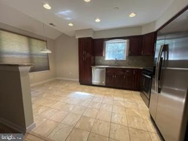 132 KETTLEBROOK DR, Mount Laurel, NJ 08054