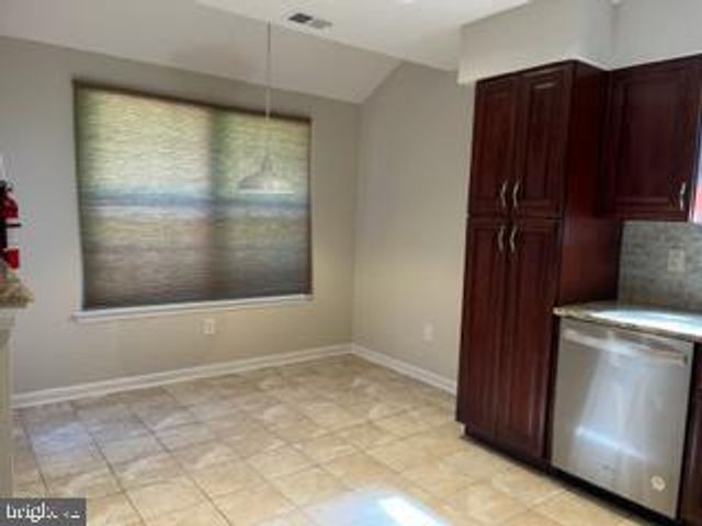 132 KETTLEBROOK DR, Mount Laurel, NJ 08054