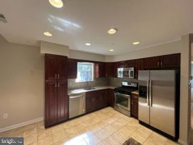 132 KETTLEBROOK DR, Mount Laurel, NJ 08054