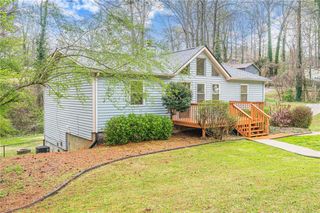 549 Pineland Circle SW, Mableton, GA 30126