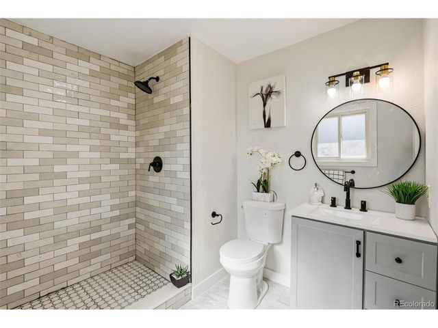 279 S Revere St, Aurora, CO 80012