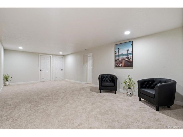 279 S Revere St, Aurora, CO 80012