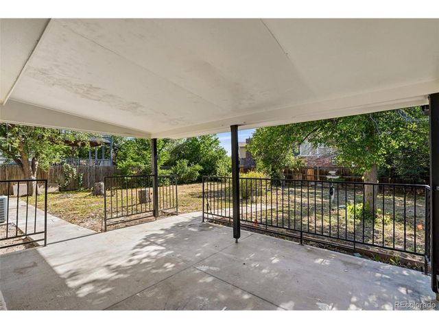 279 S Revere St, Aurora, CO 80012
