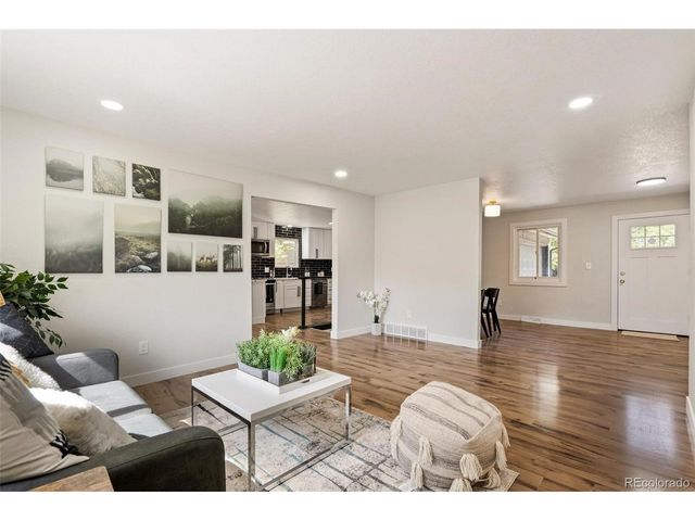 279 S Revere St, Aurora, CO 80012